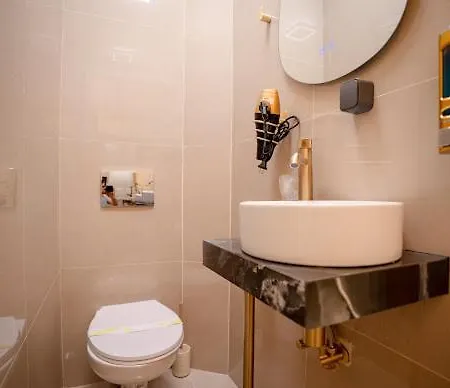 Luna Boutique 4*